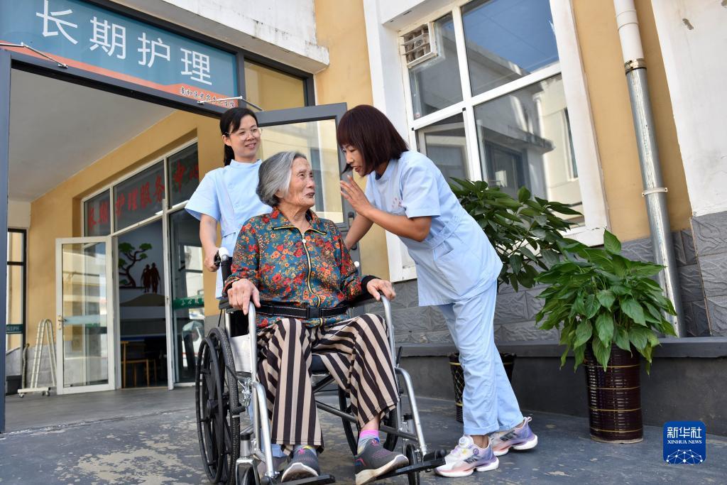 棋牌游戏签到送金